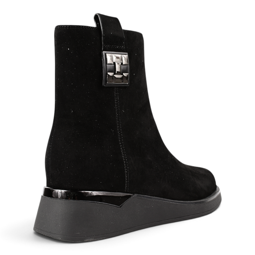 ada-shoes.ro Feeling black suede ankle boots with a low heel, side zipper, and metallic decorative detail