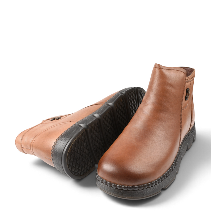ada-shoes.ro brown leather casual ankle boots with a 3cm sole and side zipper closure