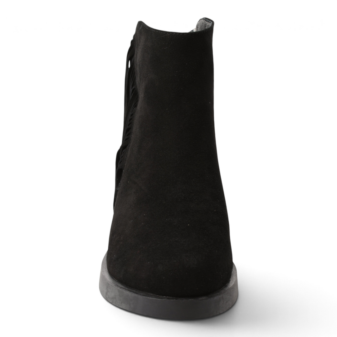 ada-shoes.ro black suede ankle boots with fringe detail and a flat sole