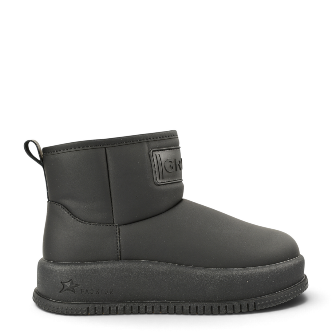 ada-shoes.ro Gryxx black faux leather sport boots with a thick platform sole and slip-on sock-style design