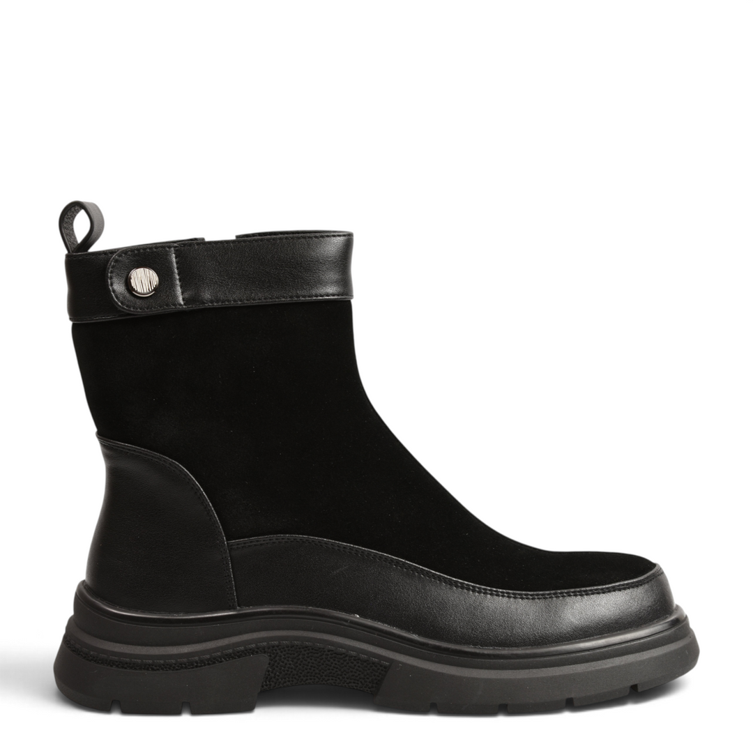 ada-shoes.ro Anna Viotti black suede and leather ankle boots with a thick lug sole and silver decorative stud