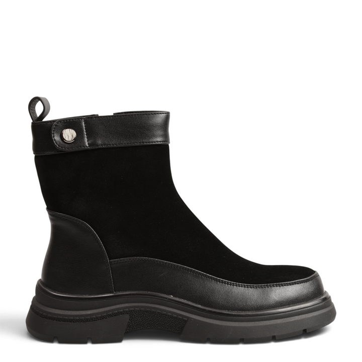 ada-shoes.ro Anna Viotti black suede and leather ankle boots with a thick lug sole and silver decorative stud