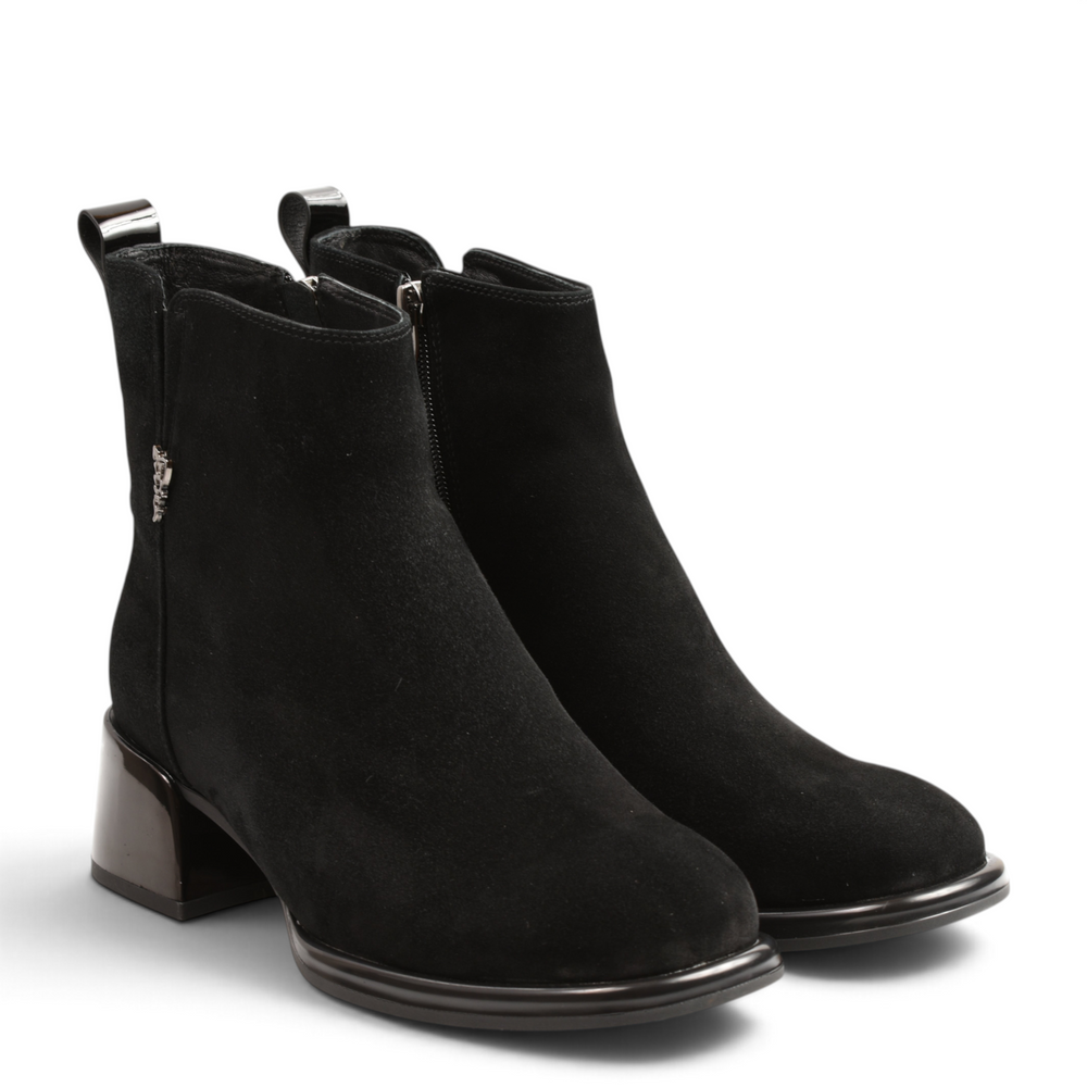 Anna Viotti black suede ankle boots with block heels from ada-shoes.ro, featuring a side zipper and pull tab.