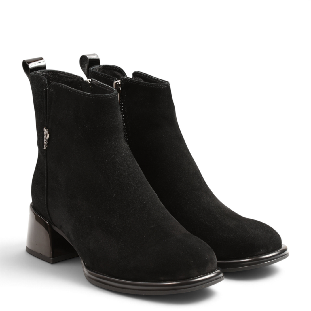 Anna Viotti black suede ankle boots with block heels from ada-shoes.ro, featuring a side zipper and pull tab.