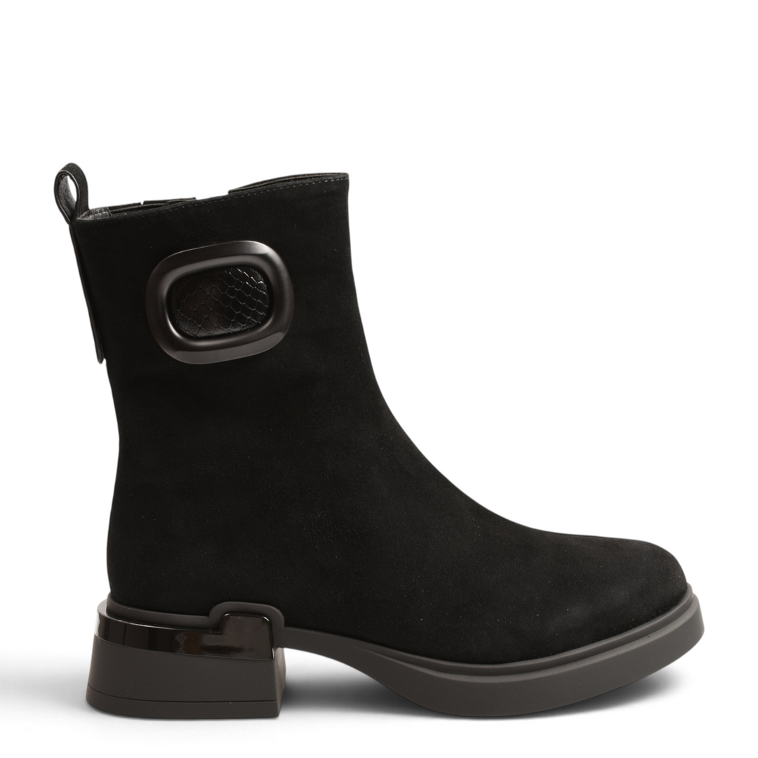 ada-shoes.ro Epica black suede ankle boots with a decorative oval side accent and a comfortable block heel.