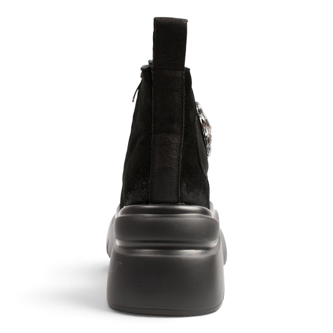 ada-shoes.ro black suede ankle boots with chunky platform sole and rear pull tab, rear view