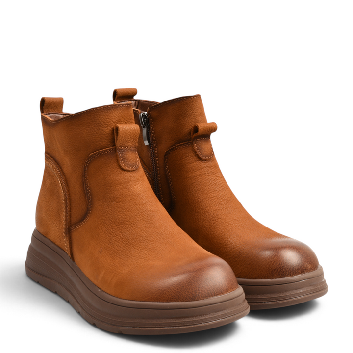 ada-shoes.ro casual ankle boots in cognac brown nubuck leather with side zipper and flexible rubber sole