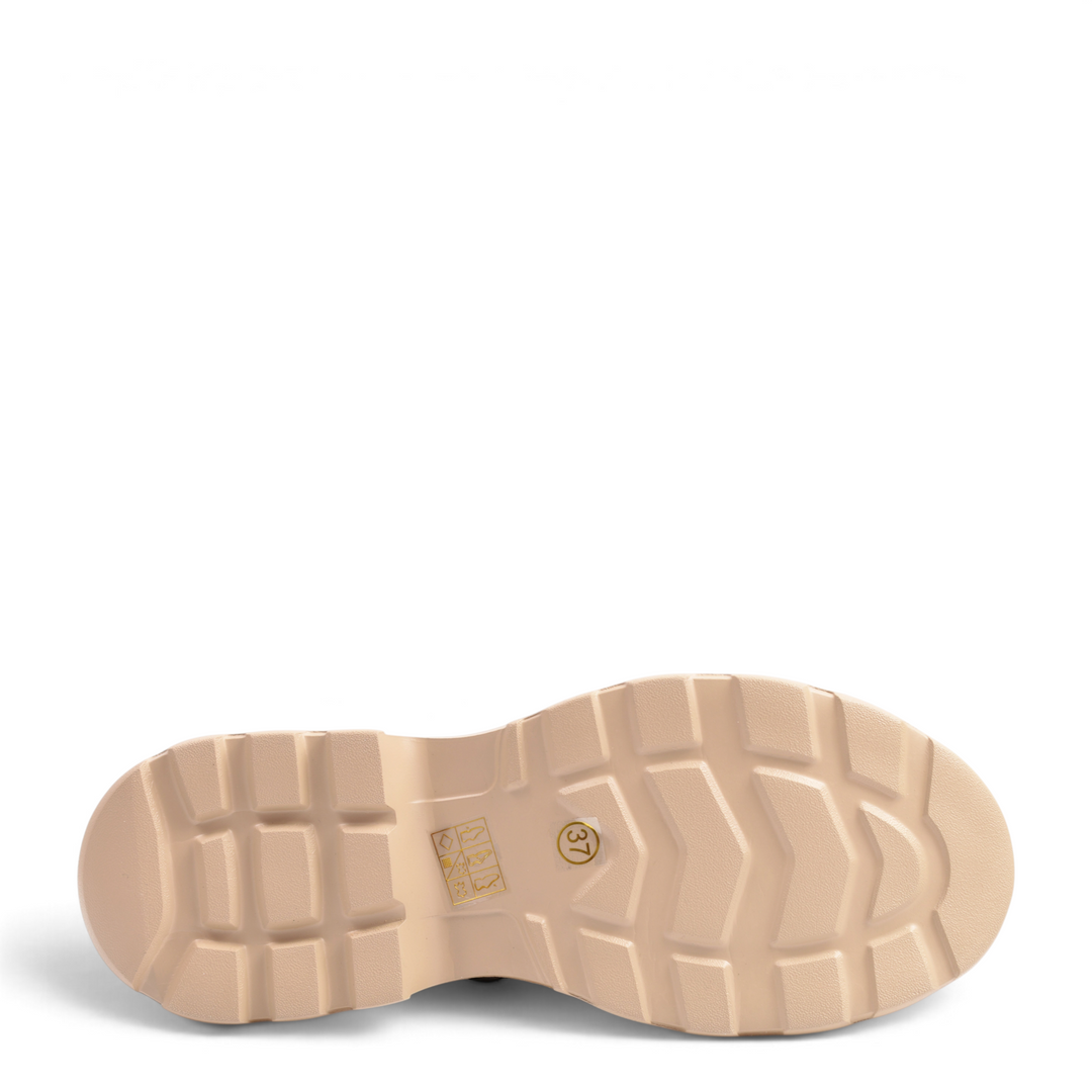 Beige chunky rubber sole of Ada Shoes 66082-N boots with a textured tread pattern and size 37 sticker