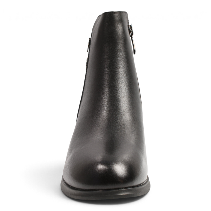 ada-shoes.ro black leather ankle boots with a block heel and side zipper, featuring a clean and elegant design.