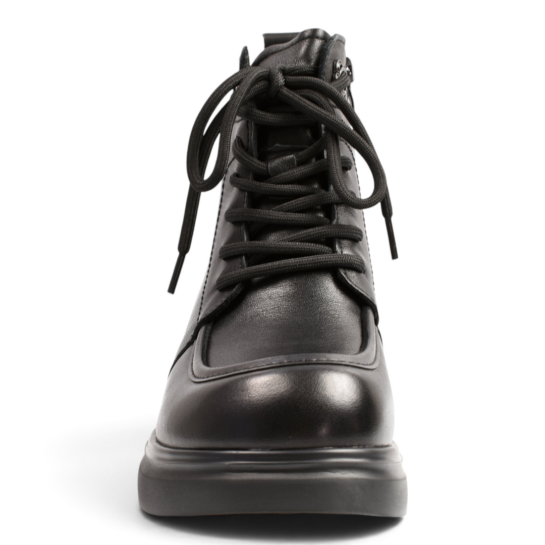 ada-shoes.ro black leather moccasin-style ankle boots with front laces and a chunky block heel