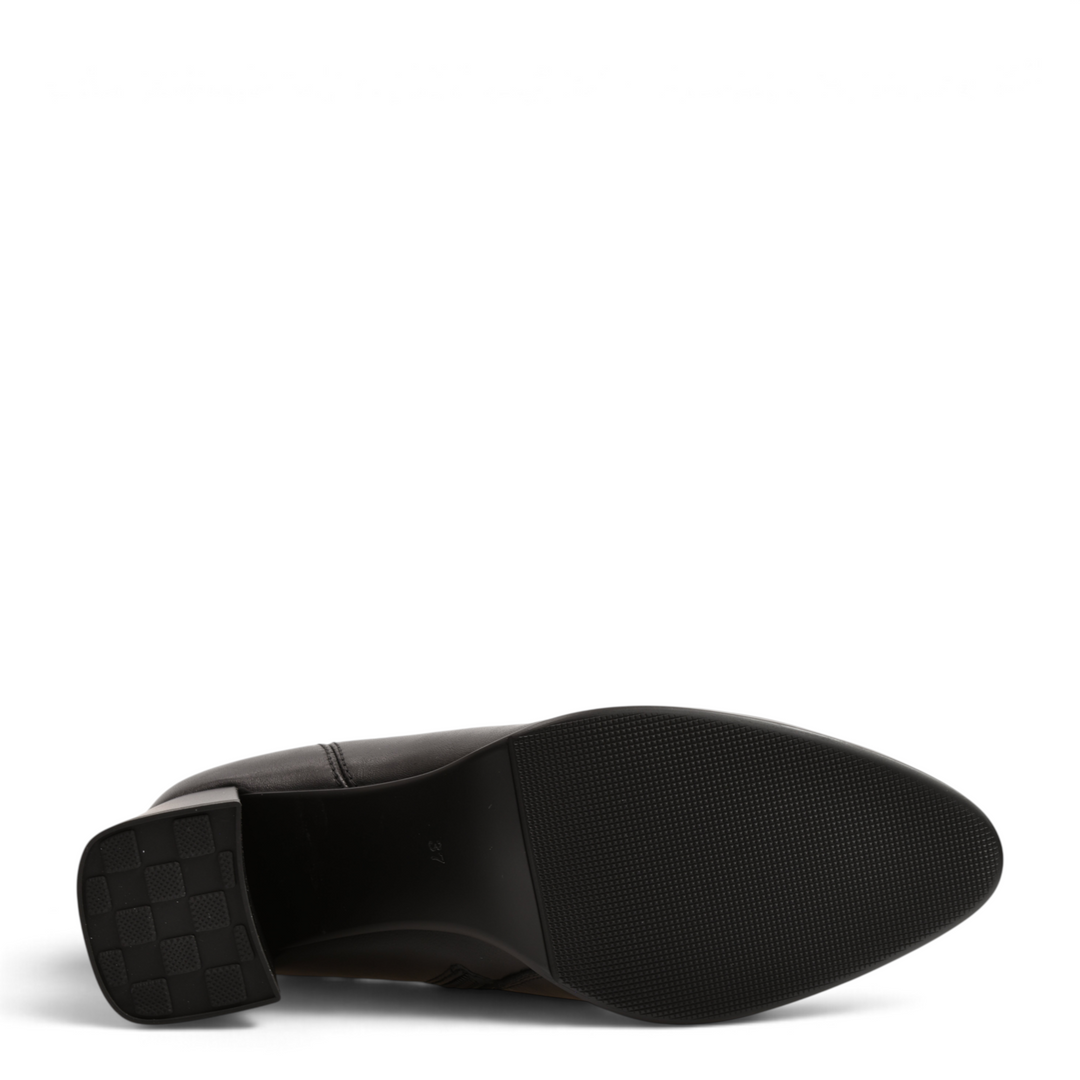 ada-shoes.ro Anna Viotti black ankle boot showing the textured rubber sole and block heel from a bottom view