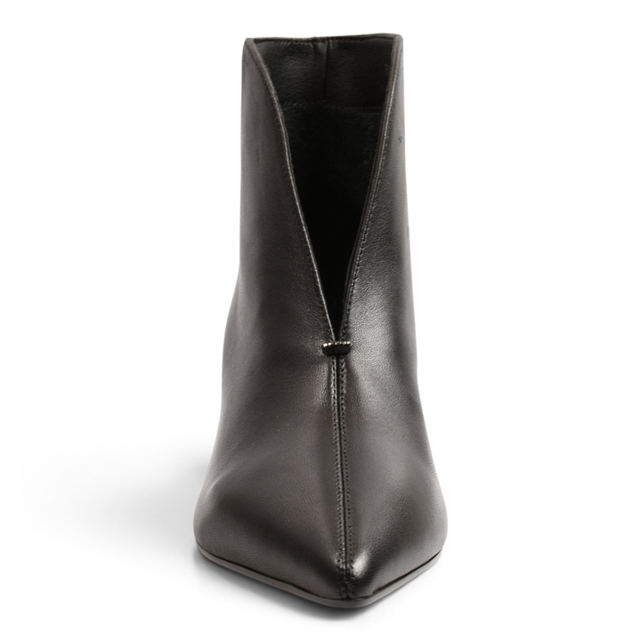 ada-shoes.ro Epica black leather ankle boots with a pointed toe and asymmetric cutout design