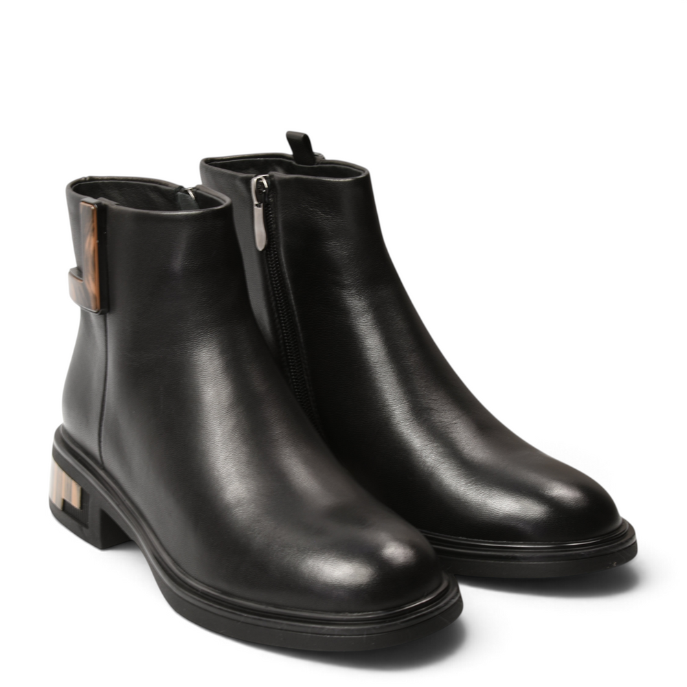 ada-shoes.ro black leather ankle boots with a rounded toe, side zipper, and a geometric detail on the medium heel.
