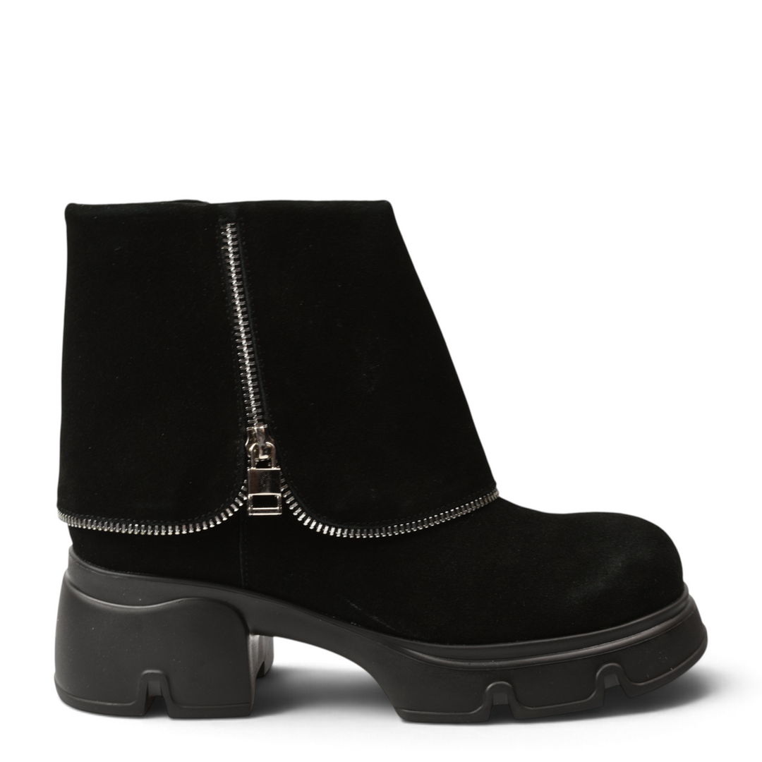 ada-shoes.ro black suede ankle boots with a decorative silver circular zipper and a chunky lug sole