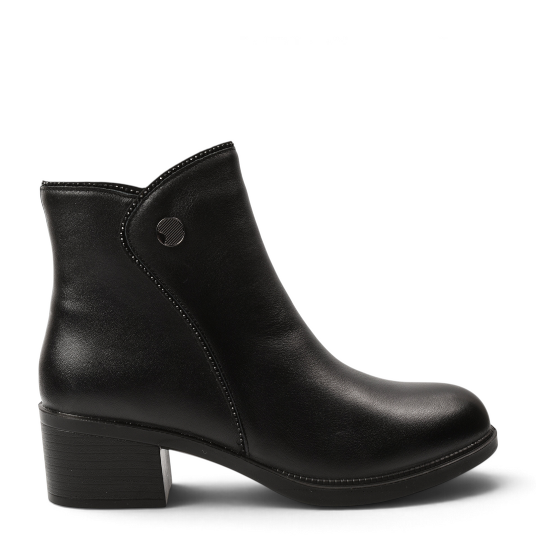 ada-shoes.ro Pass Collection black leather ankle boots with a medium block heel and decorative side metal medallion