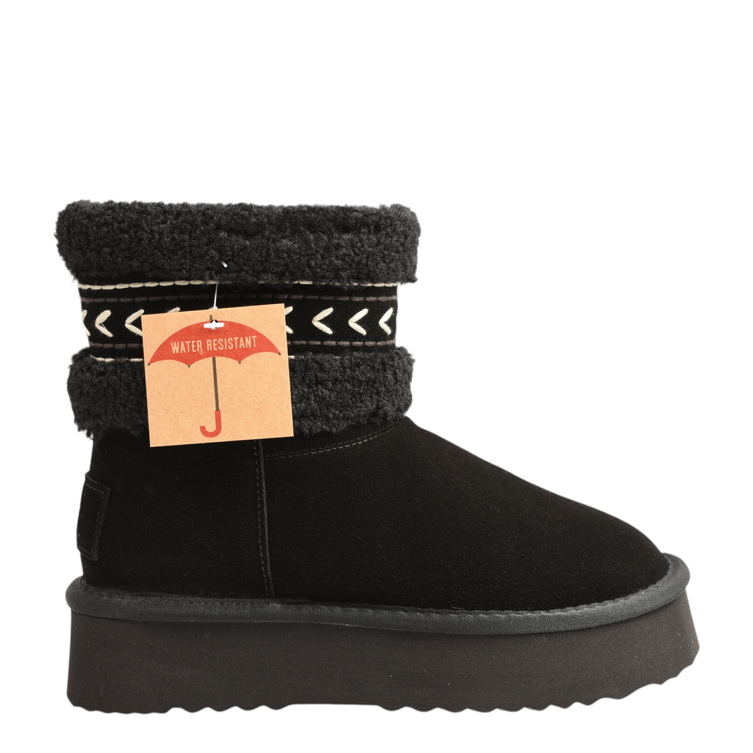 ada-shoes.ro Anna Viotti black suede winter boots with faux fur collar, platform sole, and water-resistant tag.