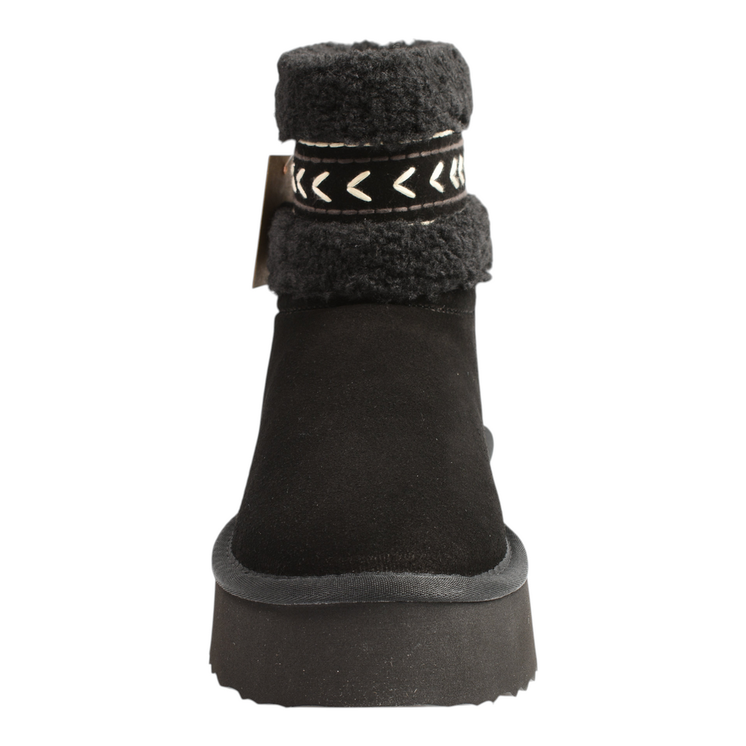 ada-shoes.ro Anna Viotti black suede winter boots with faux fur collar and white geometric embroidery, back view