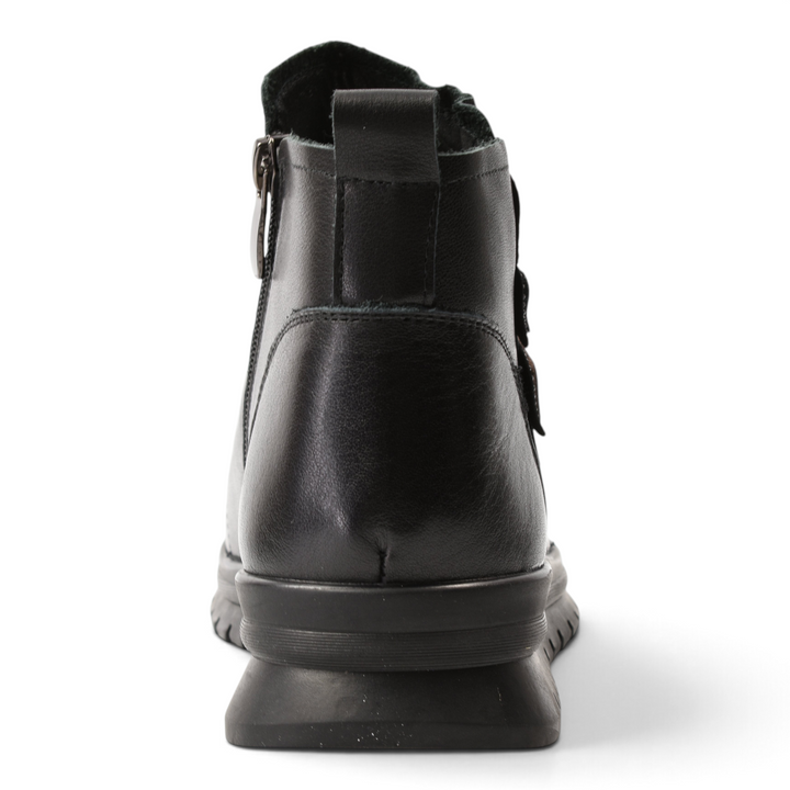 ada-shoes.ro Feeling black leather ankle boots with a side zipper and a flexible, low-profile anti-slip sole