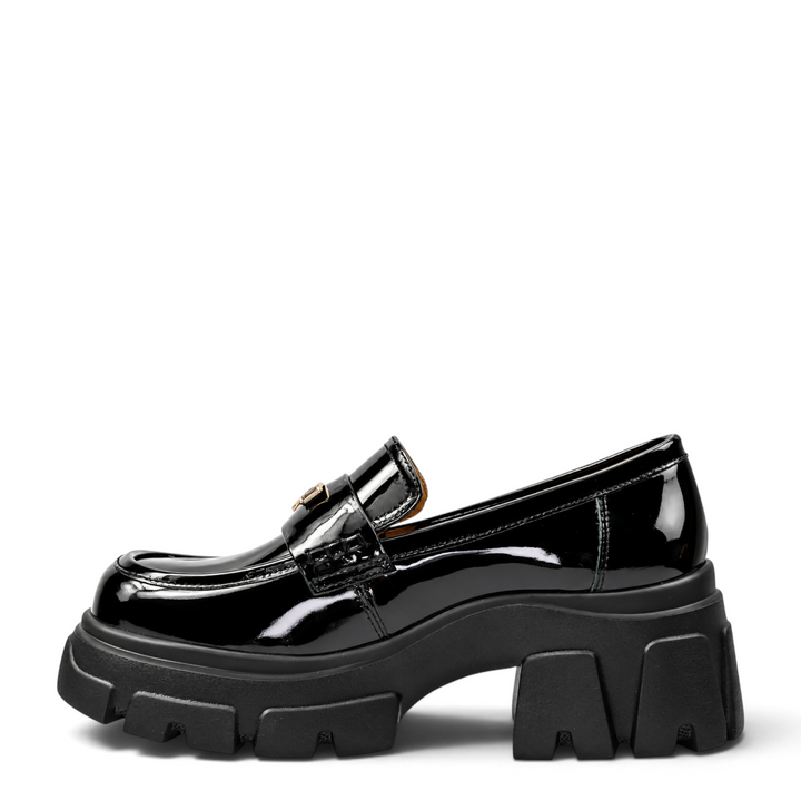 ada-shoes.ro Epica black patent leather loafers with a chunky lug sole and decorative metal detail on the front.