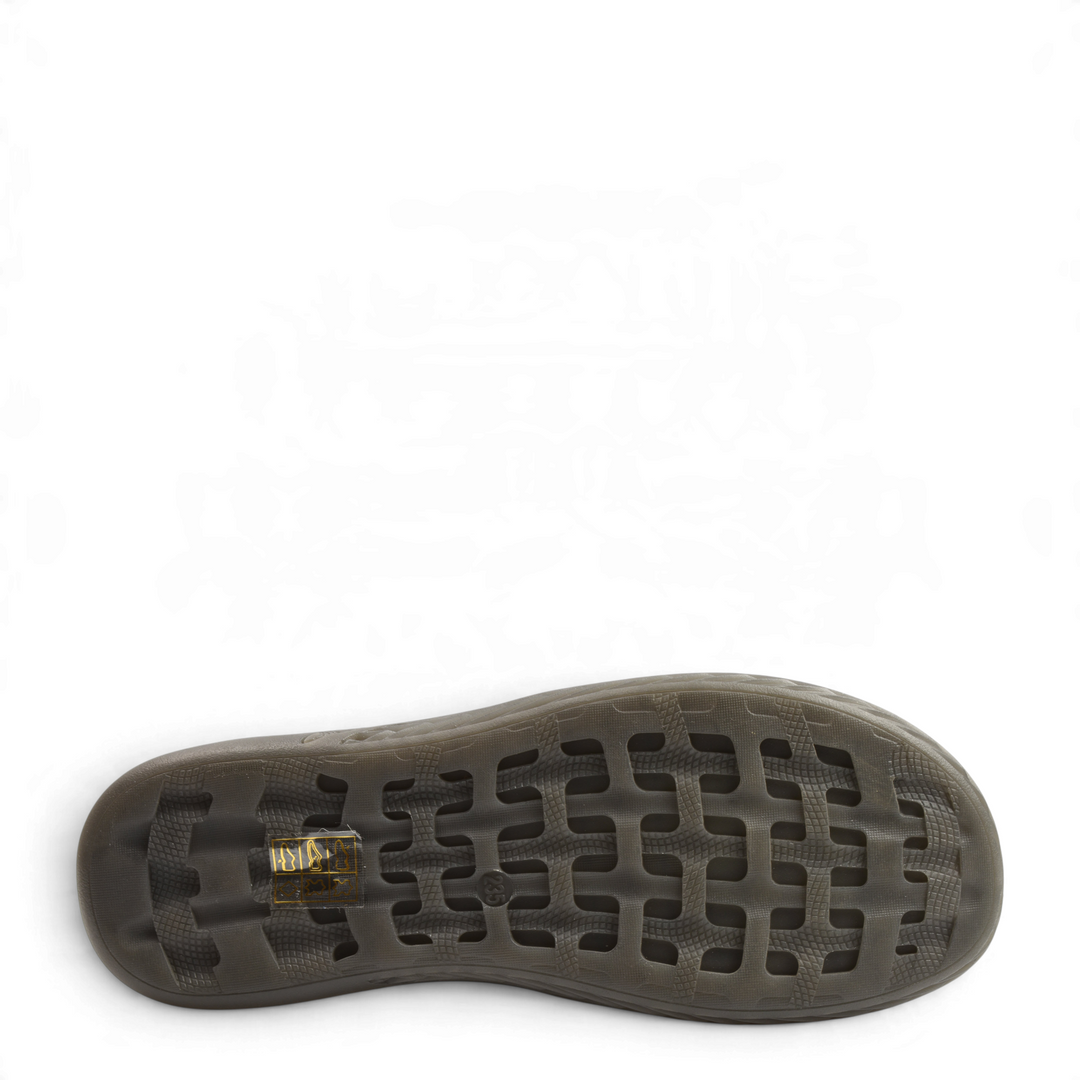 Black flexible anti-slip sole of Formazione casual shoes from ada-shoes.ro, showing the textured tread pattern.