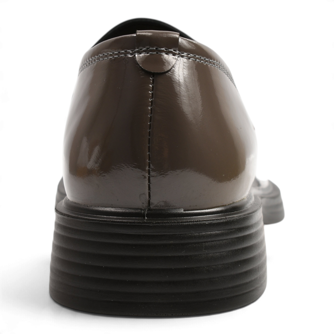 Back view of anthracite grey patent leather Anna Viotti loafers with a flexible black rubber sole from ada-shoes.ro