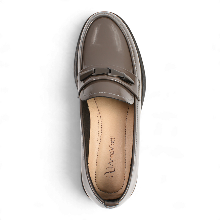 ada-shoes.ro Anna Viotti anthracite grey patent leather loafer with metal detail, top view