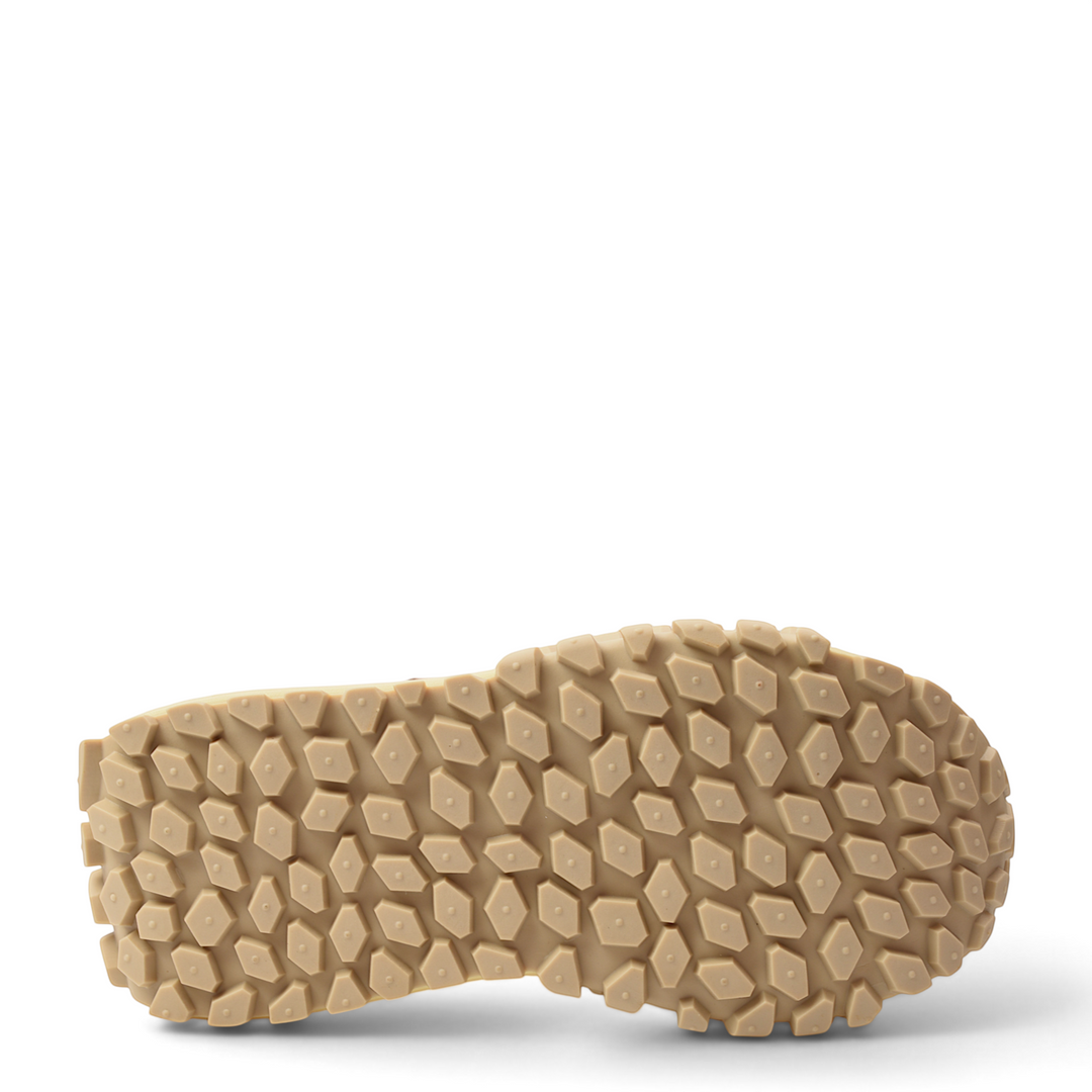 ada-shoes.ro Franco Gerardo sneakers featuring a beige chunky rubber outsole with a textured geometric tread pattern