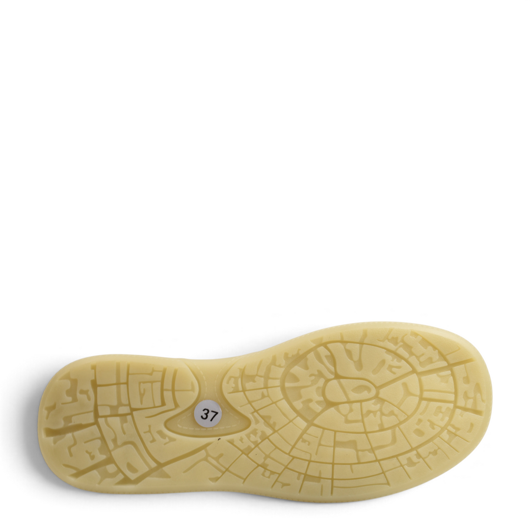 ada-shoes.ro Franco Gerardo 5885-N sneaker sole with a textured gum rubber pattern and size 37 sticker