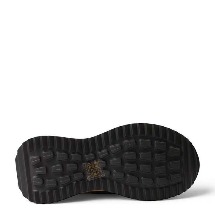 ada-shoes.ro Pass Collection sneakers featuring a black rubber lugged outsole for optimal urban traction
